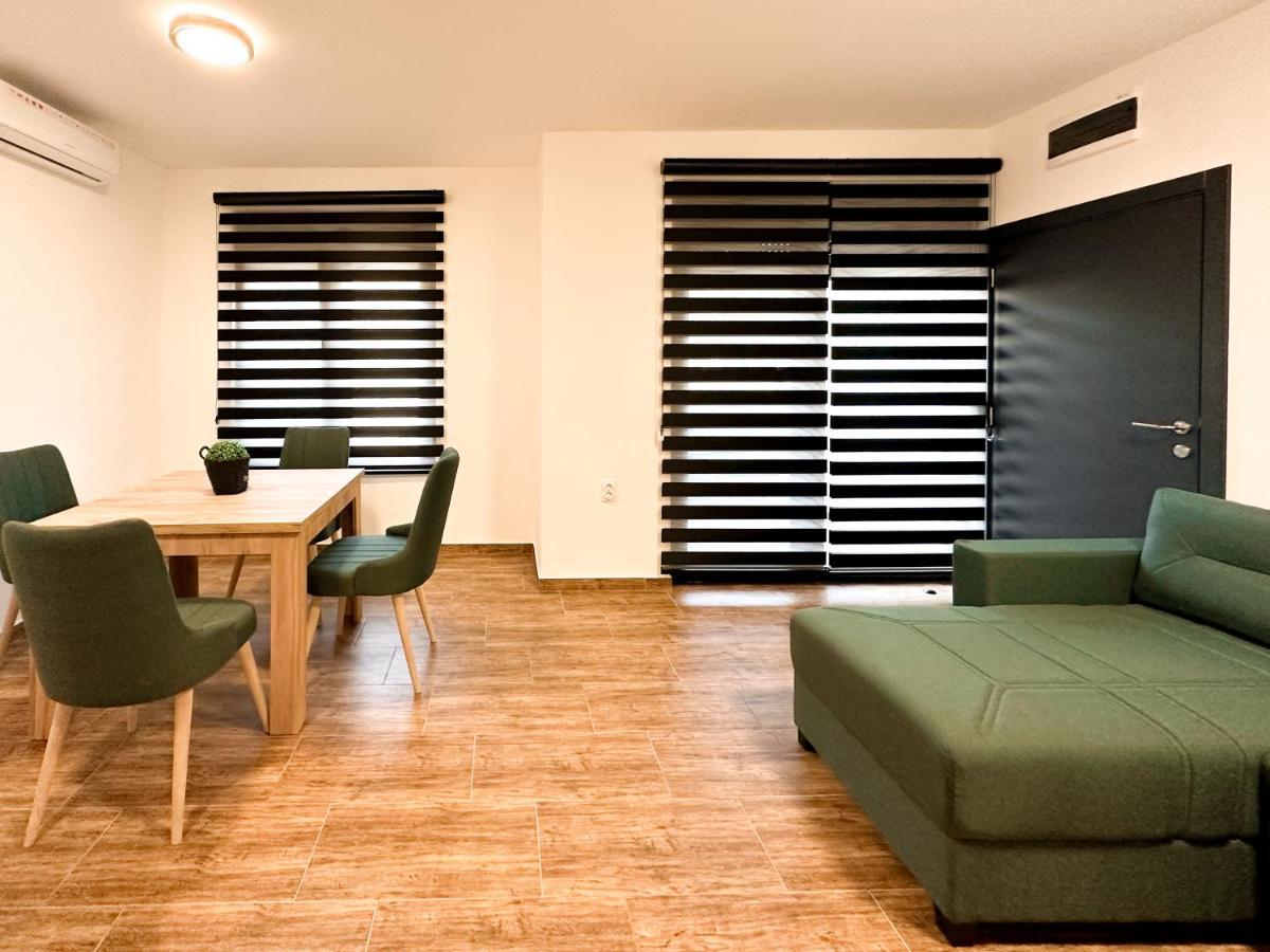 Kiko Apartmani Lux Zrenjanin Luaran gambar